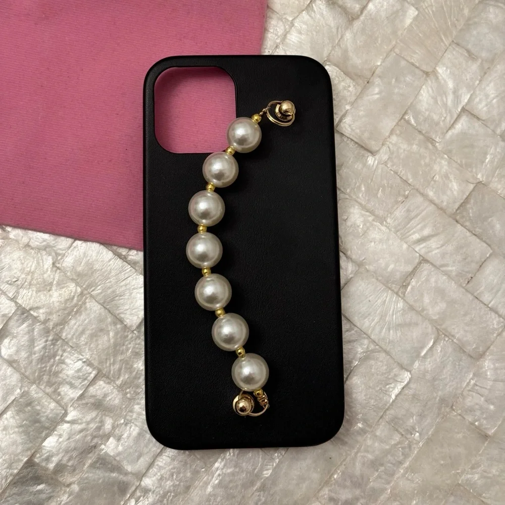 Iphone 12/12 pro pearl beaded handle phone case
